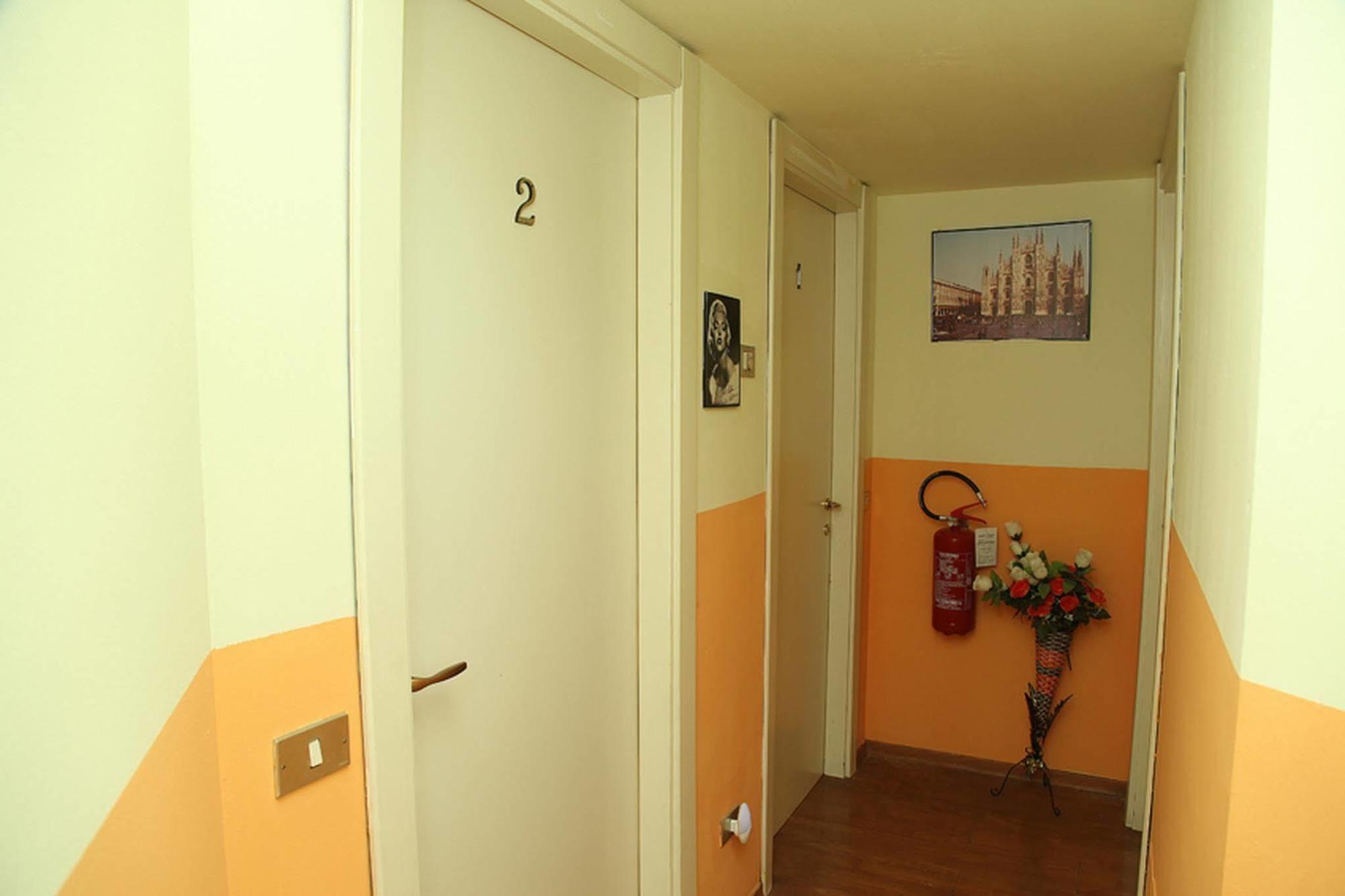 מלון מילאנו Lovely House מראה חיצוני תמונה